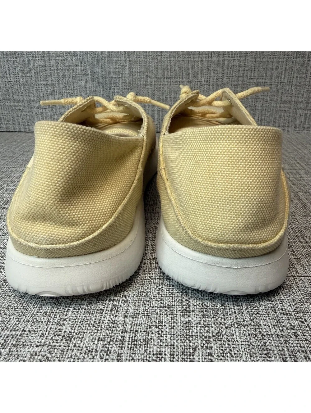 Chaco Shoes Women's Size 10 Butter Yellow Chillos Lace Up Canvas Sneakers